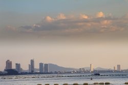 Jomtiens südliche Skyline am frühen Abend
