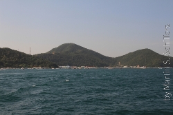 Koh Larn Hafen in der Ferne Bild 2