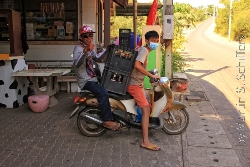 Koh Larn Motorad Transporter Bild 1