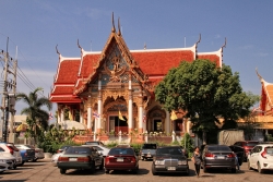Satahip Wat Luang Por Gebaeude